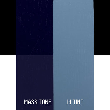 PETIT Échantillon de Acrylique Liquitex Heavy Body, Bleu de Prusse Imitationmontrant la teinte pure (mass tone) de le couleuer et mélangé à parts égales avec du blanc (1:1 tint)