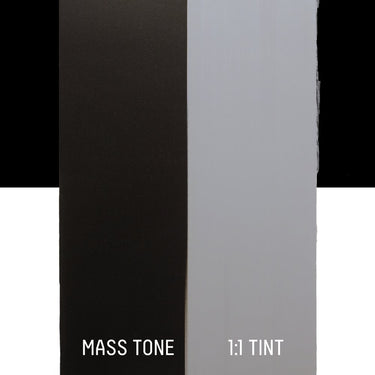 PETIT Échantillon de Acrylique Liquitex Heavy Body, Noir d'Ivoiremontrant la teinte pure (mass tone) de le couleuer et mélangé à parts égales avec du blanc (1:1 tint)