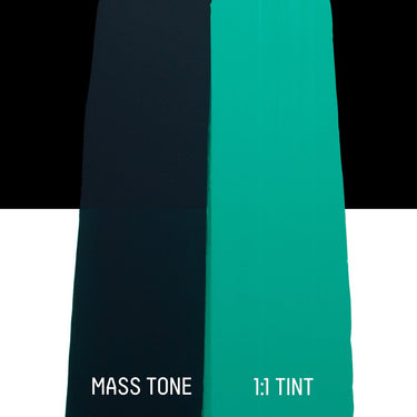 PETIT Échantillon de Acrylique Liquitex Bio-based Heavy, Vert Phtalocyanine Nuance Bleuemontrant la teinte pure (mass tone) de le couleuer et mélangé à parts égales avec du blanc (1:1 tint)