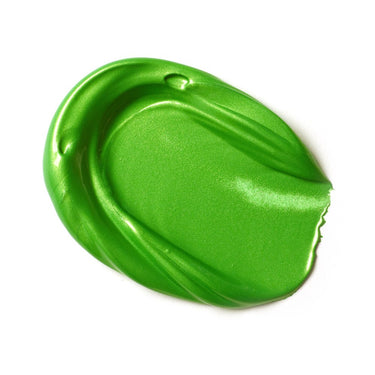 Échantillon mélange de peinture acrylique métallisée vert  appliqué à la spatule sur fond blanc